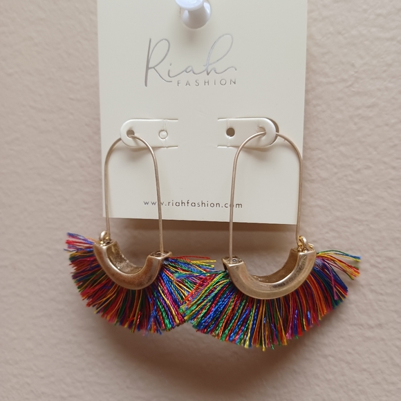 GIFT BOXED rainbow boho earrings ๐ - Picture 8 of 8